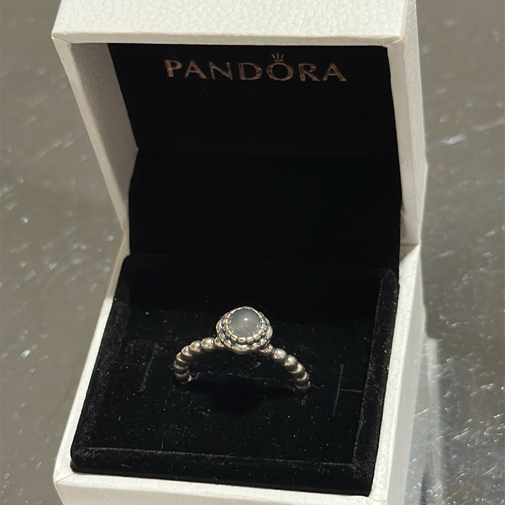 Pandora grey moonstone ring size 6